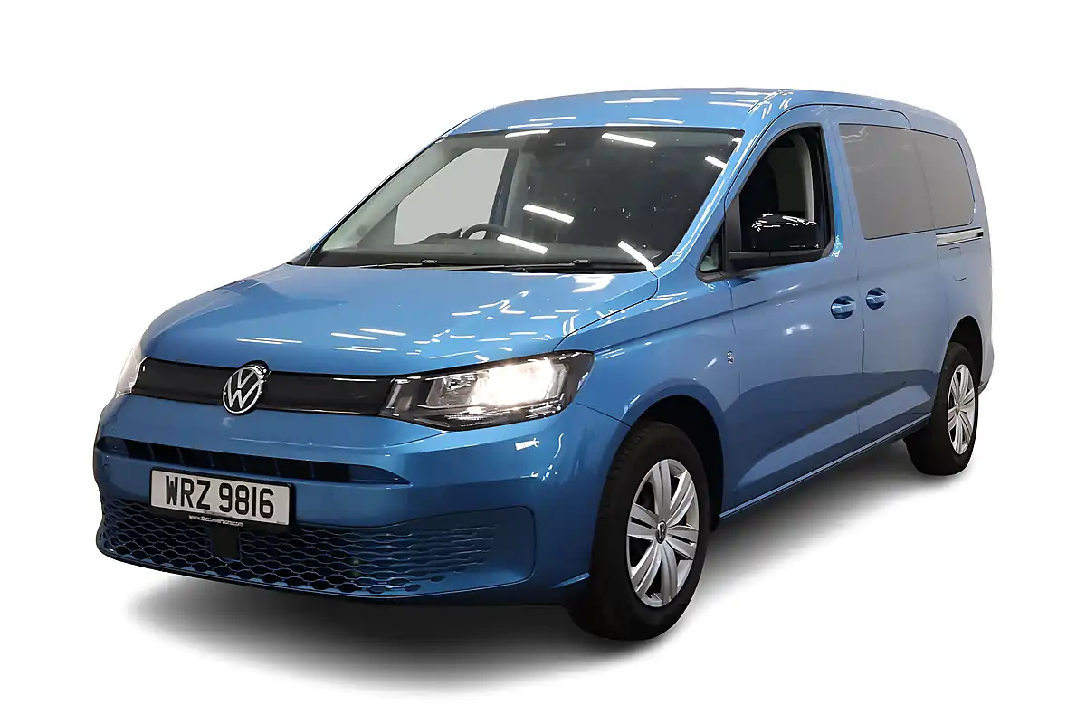 Used 2025 Volkswagen Caddy Maxi Life Blue - Interior and Exterior details 5