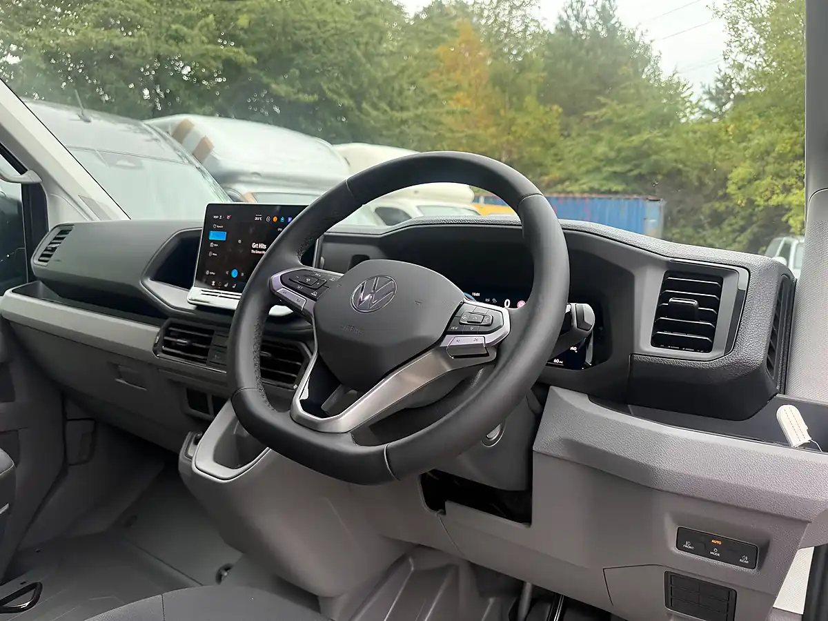 Used 2025 Volkswagen Crafter Commerce Plus Grey - Interior and Exterior details 10