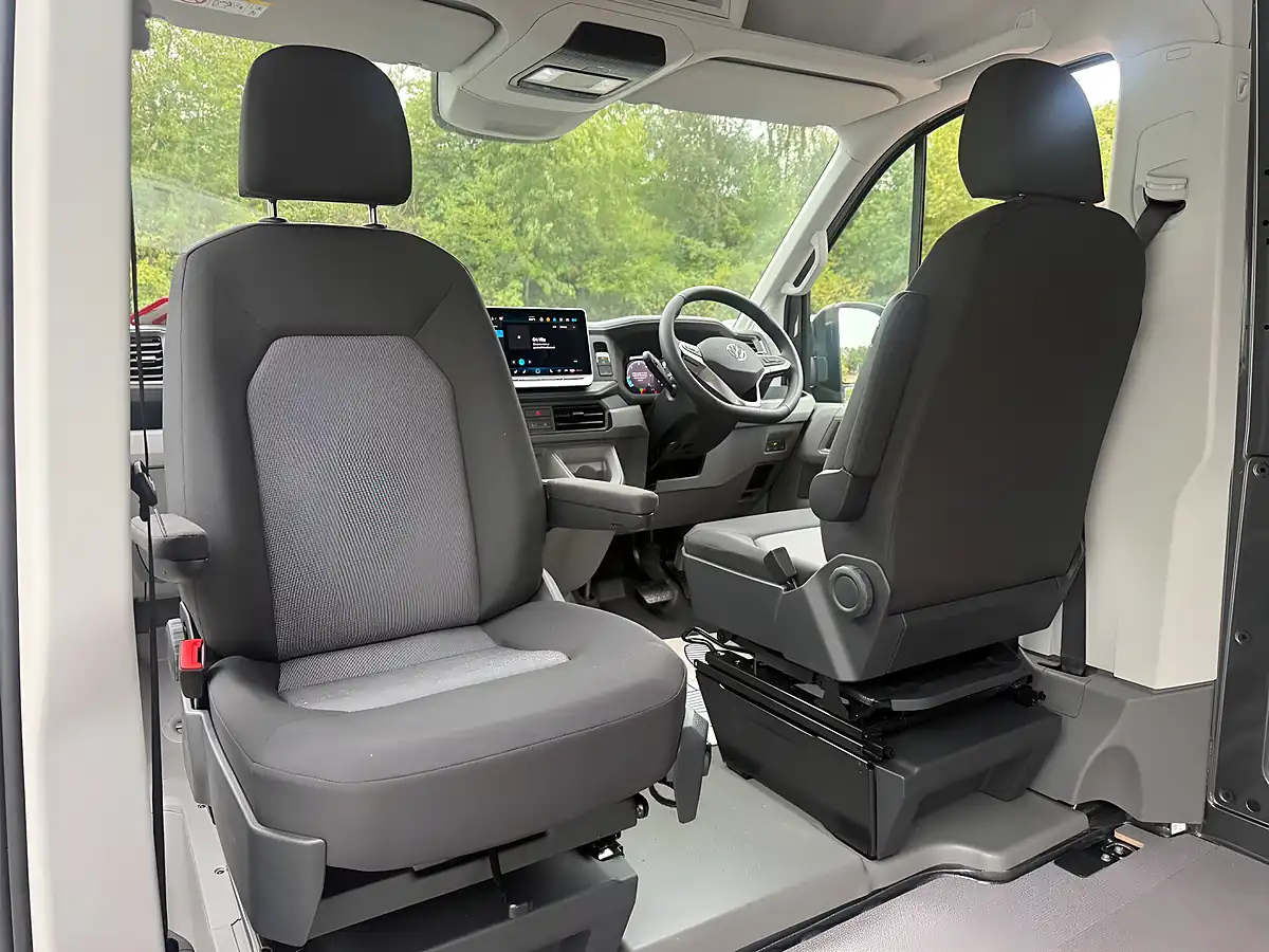 Used 2025 Volkswagen Crafter Commerce Plus Grey - Interior and Exterior details 12