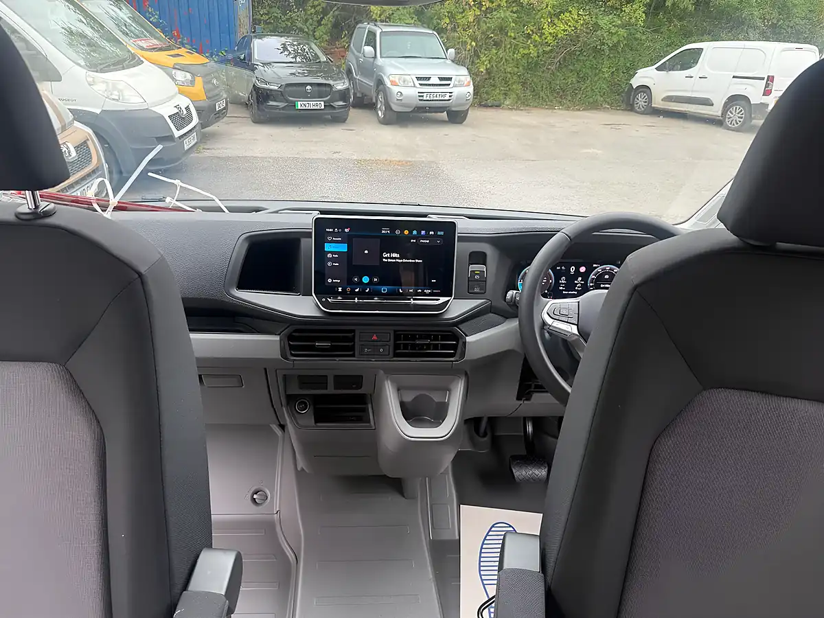 Used 2025 Volkswagen Crafter Commerce Plus Grey - Interior and Exterior details 13
