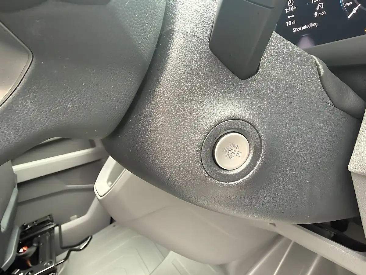 Used 2025 Volkswagen Crafter Commerce Plus Grey - Interior and Exterior details 15