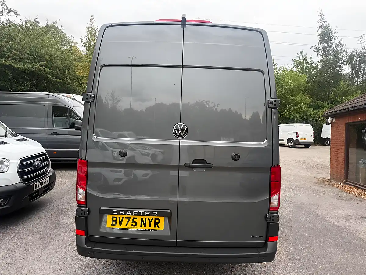 Used 2025 Volkswagen Crafter Commerce Plus Grey - Interior and Exterior details 5