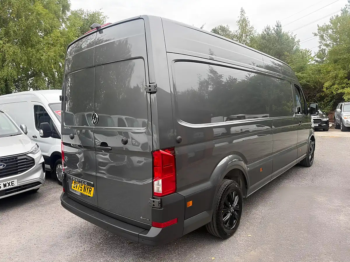 Used 2025 Volkswagen Crafter Commerce Plus Grey - Interior and Exterior details 6