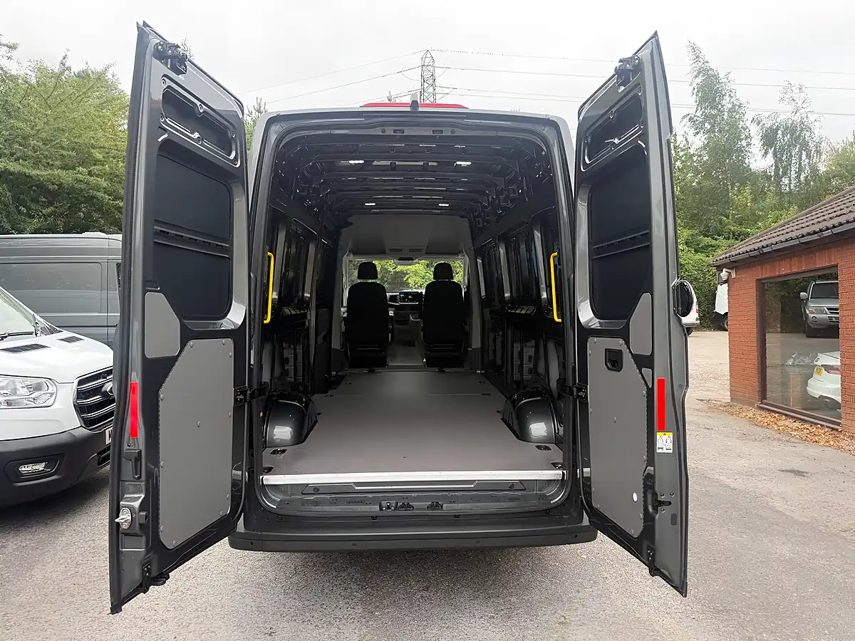 Used 2025 Volkswagen Crafter Commerce Plus Grey - Interior and Exterior details 8