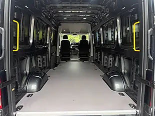 Used 2025 Volkswagen Crafter Commerce Plus Grey - Interior and Exterior details 9