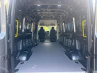 Used 2025 Volkswagen Crafter Commerce Plus Grey - Interior and Exterior details 10