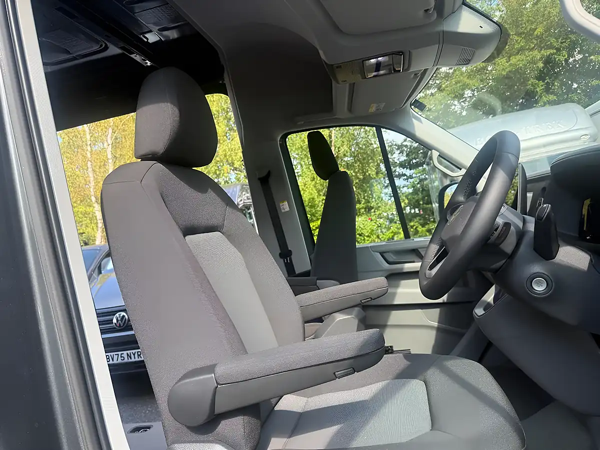 Used 2025 Volkswagen Crafter Commerce Plus Grey - Interior and Exterior details 11