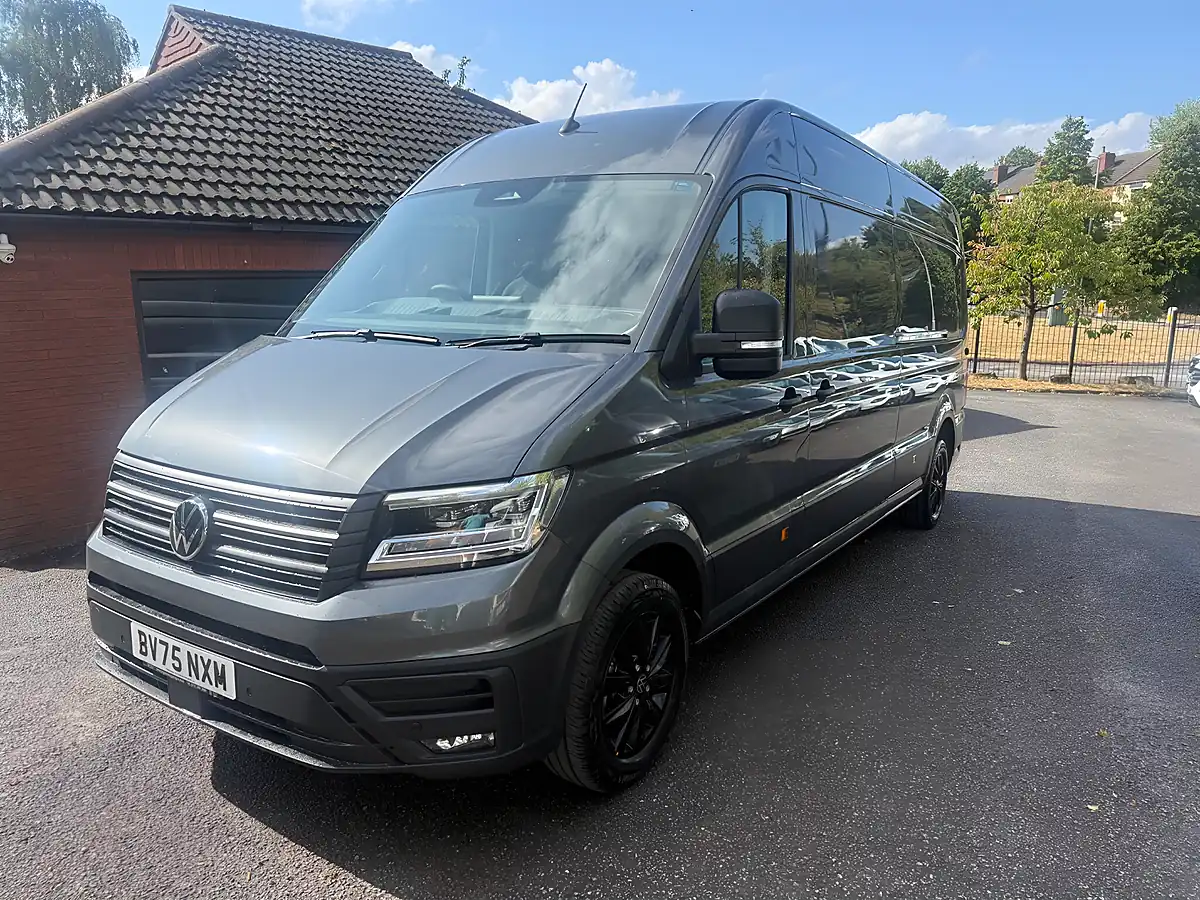 Used 2025 Volkswagen Crafter Commerce Plus Grey - Interior and Exterior details 3
