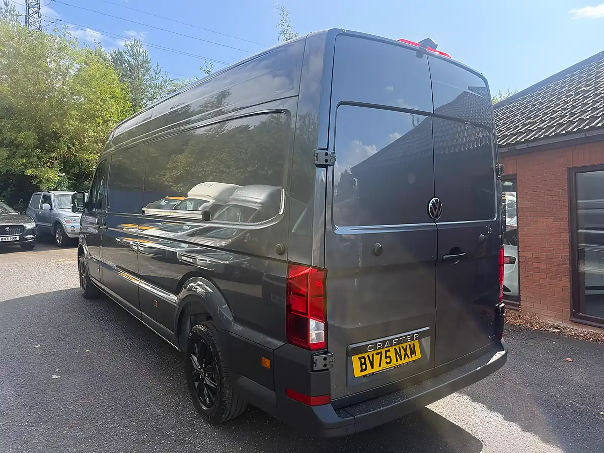 Used 2025 Volkswagen Crafter Commerce Plus Grey - Interior and Exterior details 4
