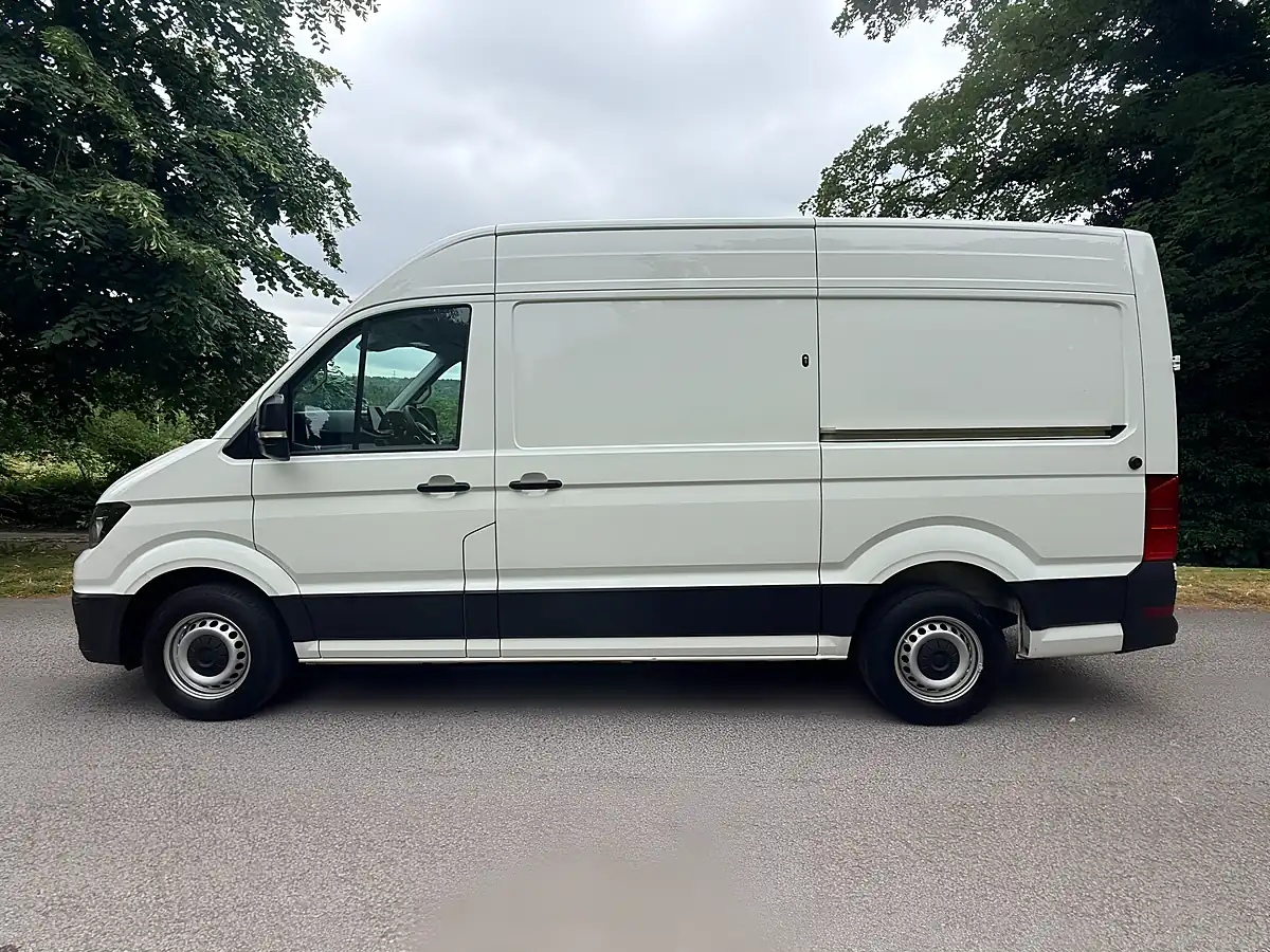 Used 2025 Volkswagen Crafter Commerce Plus White - Interior and Exterior details 12