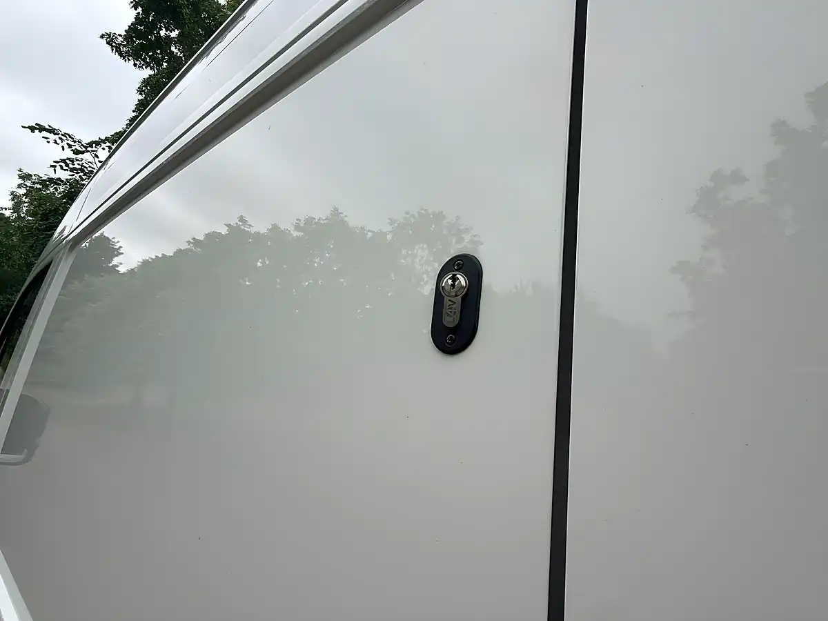 Used 2025 Volkswagen Crafter Commerce Plus White - Interior and Exterior details 13
