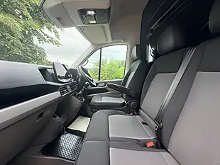 Used 2025 Volkswagen Crafter Commerce Plus White - Interior and Exterior details 18