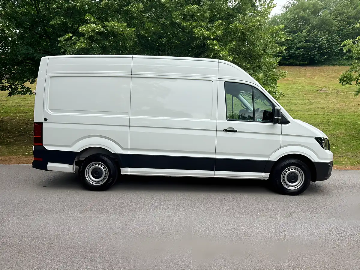 Used 2025 Volkswagen Crafter Commerce Plus White - Interior and Exterior details 2