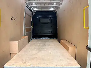Used 2025 Volkswagen Crafter Commerce Plus White - Interior and Exterior details 6