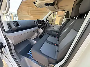 Used 2025 Volkswagen Crafter CR30 Commerce White - Interior and Exterior details 19