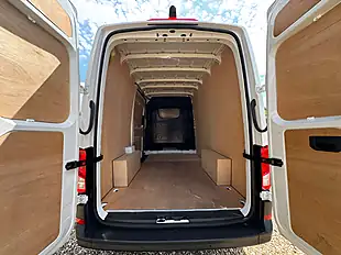 Used 2025 Volkswagen Crafter CR30 Commerce White - Interior and Exterior details 6
