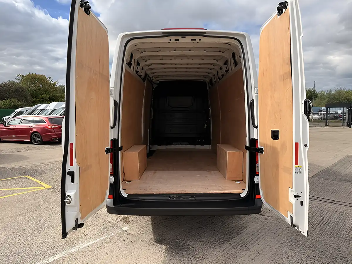 Used 2025 Volkswagen Crafter CR35 Commerce Lwb High Roof White - Interior and Exterior details 5