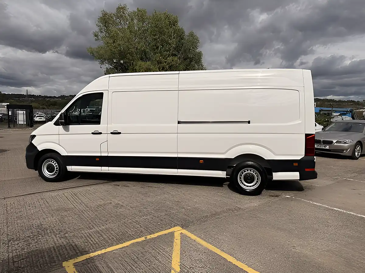 Used 2025 Volkswagen Crafter CR35 Commerce Lwb High Roof White - Interior and Exterior details 7