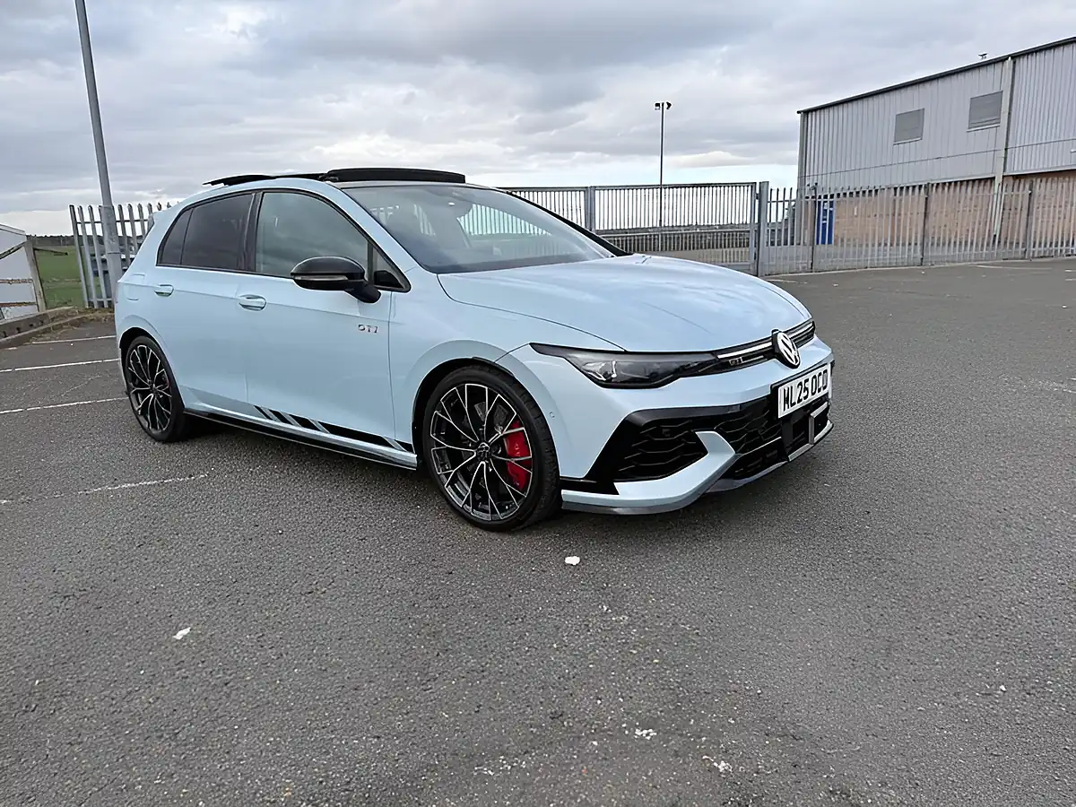 Used 2025 Volkswagen Golf GTI Clubsport Blue - Front View