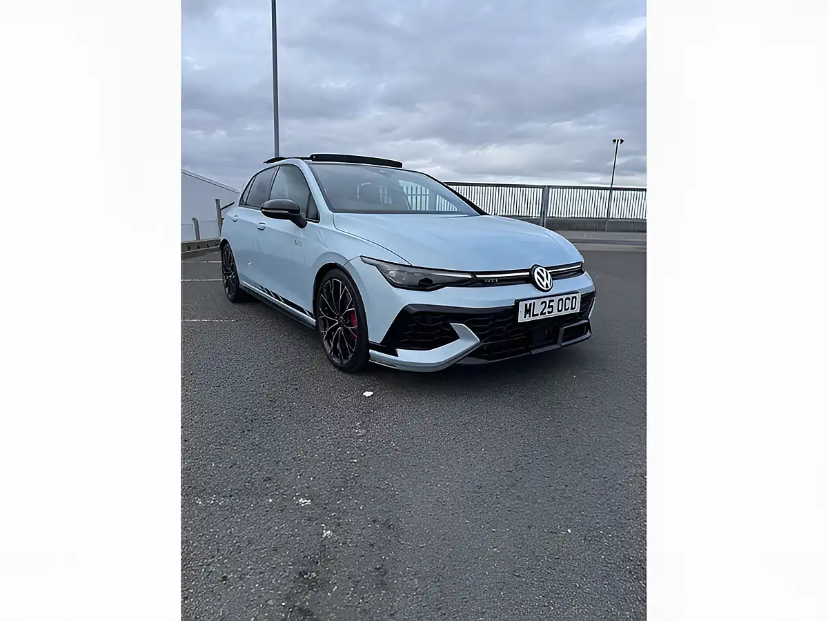 Used 2025 Volkswagen Golf GTI Clubsport Blue - Interior and Exterior details 12