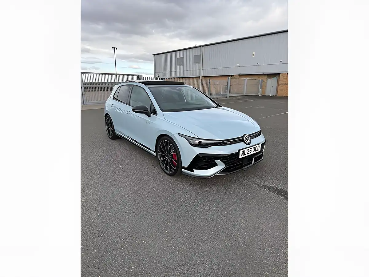 Used 2025 Volkswagen Golf GTI Clubsport Blue - Interior and Exterior details 3