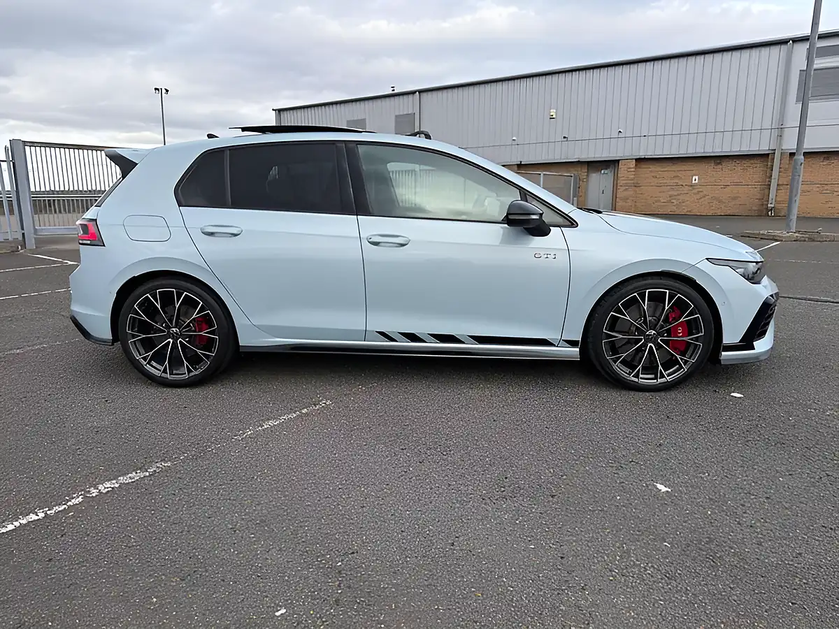 Used 2025 Volkswagen Golf GTI Clubsport Blue - Interior and Exterior details 4