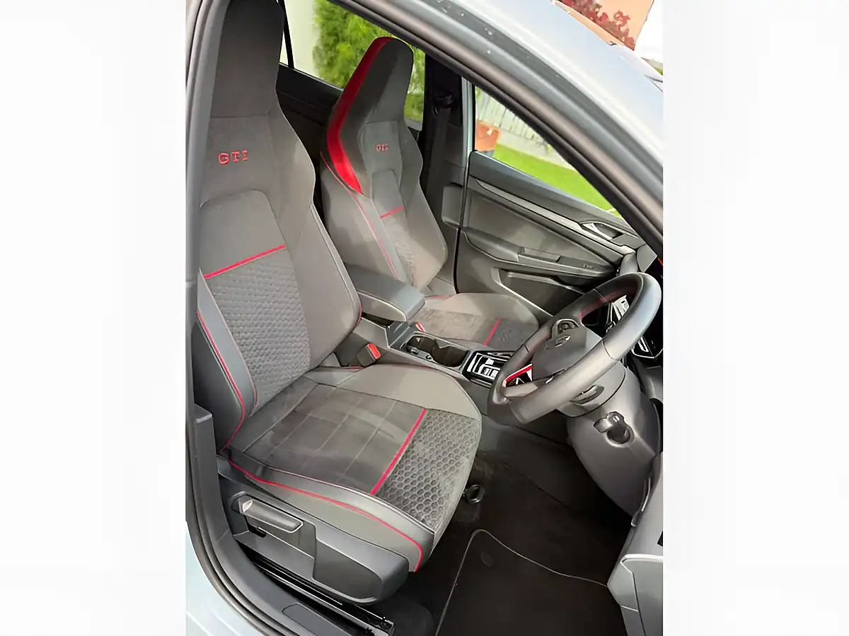 Used 2025 Volkswagen Golf GTI Clubsport Blue - Interior and Exterior details 5
