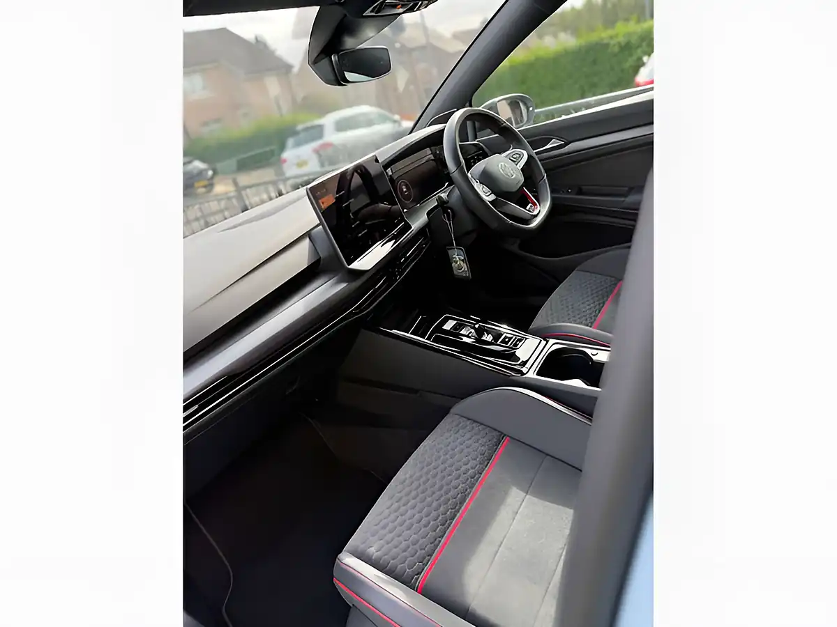 Used 2025 Volkswagen Golf GTI Clubsport Blue - Interior and Exterior details 6