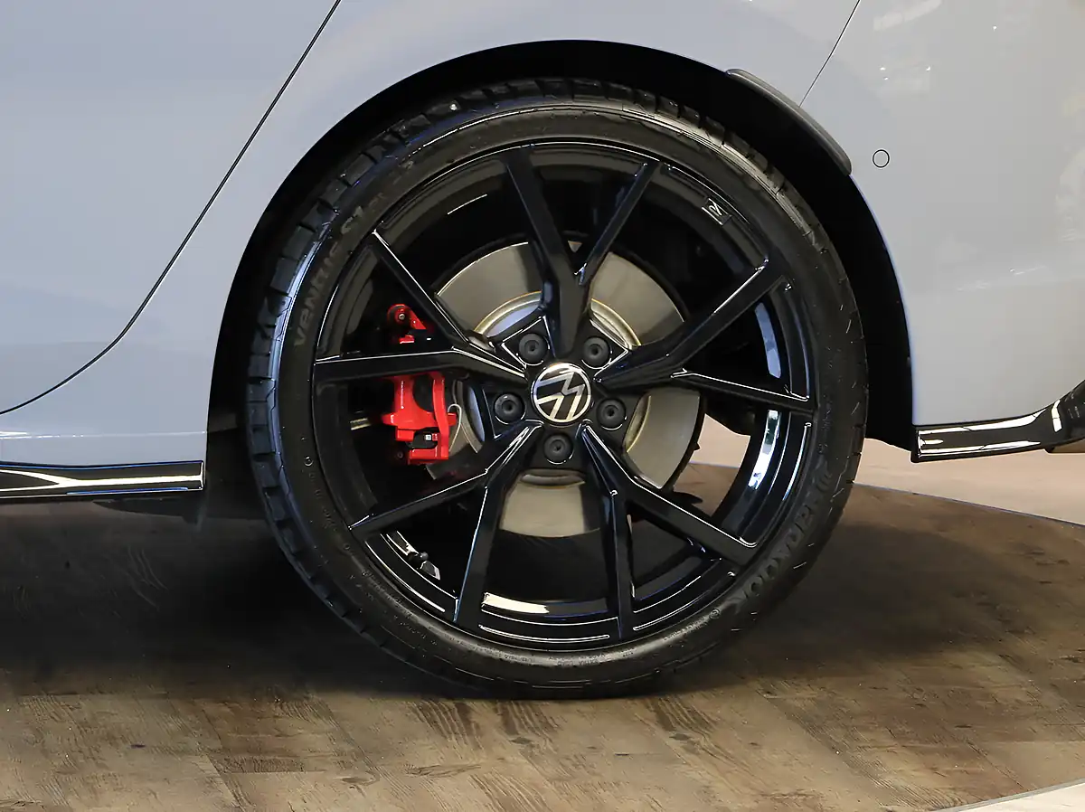 Used 2025 Volkswagen Golf GTI Clubsport Moonstone Grey - Interior and Exterior details 19