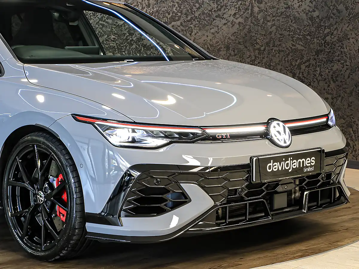 Used 2025 Volkswagen Golf GTI Clubsport Moonstone Grey - Interior and Exterior details 4