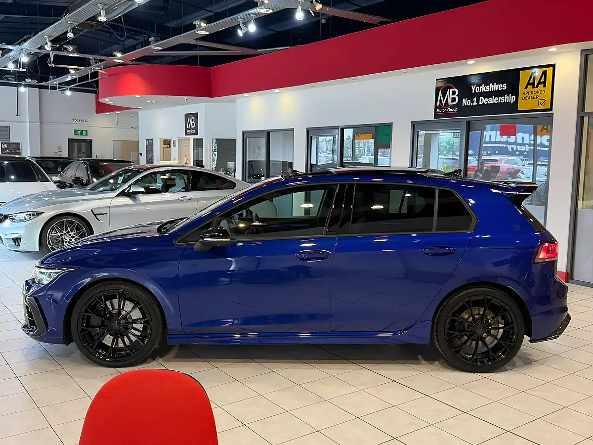 Used 2025 Volkswagen Golf R Black Edition Blue - Interior and Exterior details 6