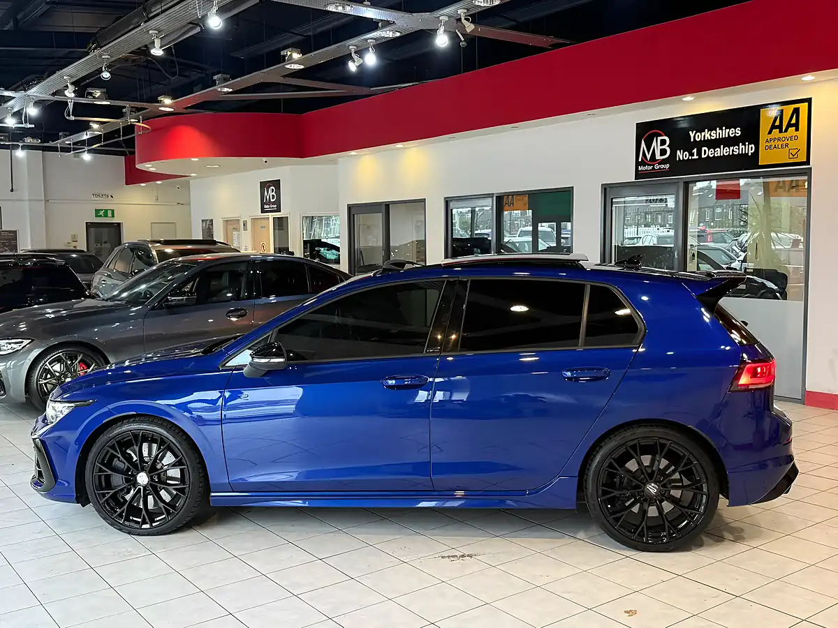 Used 2025 Volkswagen Golf R Black Edition Blue - Interior and Exterior details 8