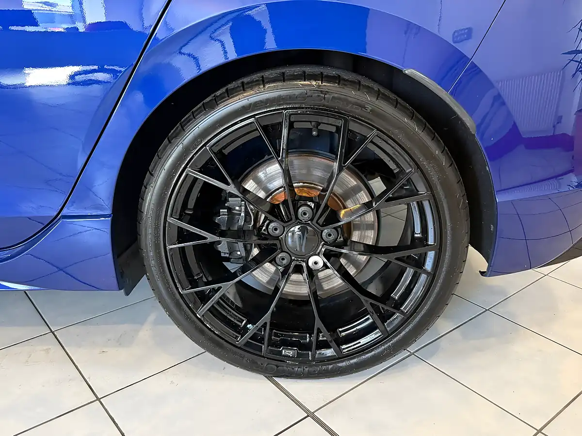 Used 2025 Volkswagen Golf R Black Edition Blue - Interior and Exterior details 15