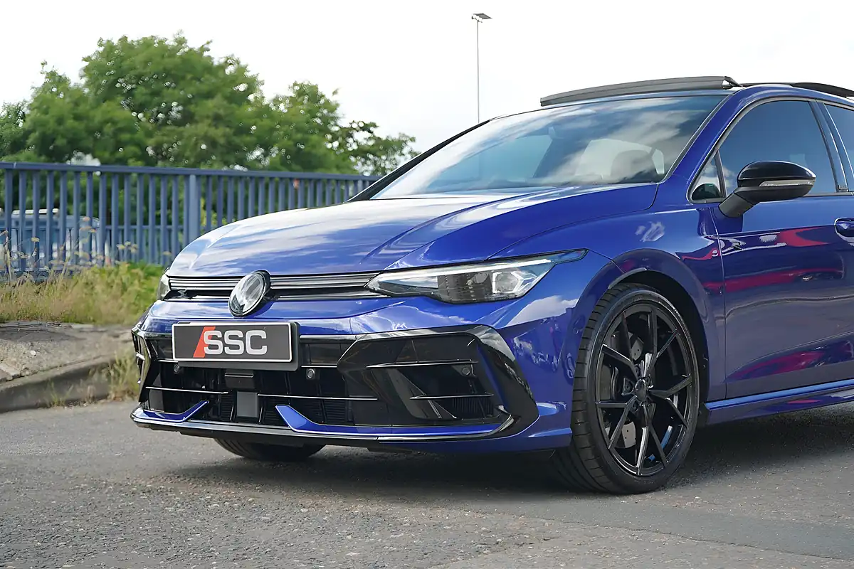 Used 2025 Volkswagen Golf R Black Edition Lapiz Blue - Interior and Exterior details 11