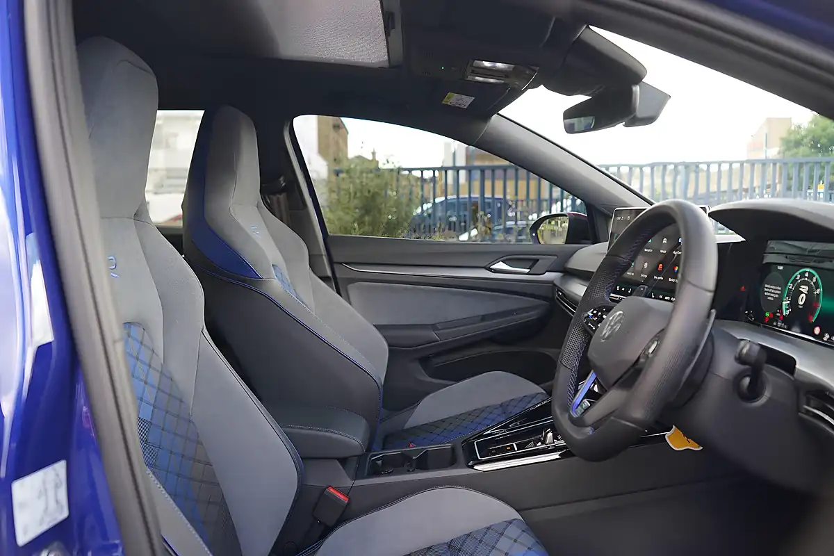 Used 2025 Volkswagen Golf R Black Edition Lapiz Blue - Interior and Exterior details 3