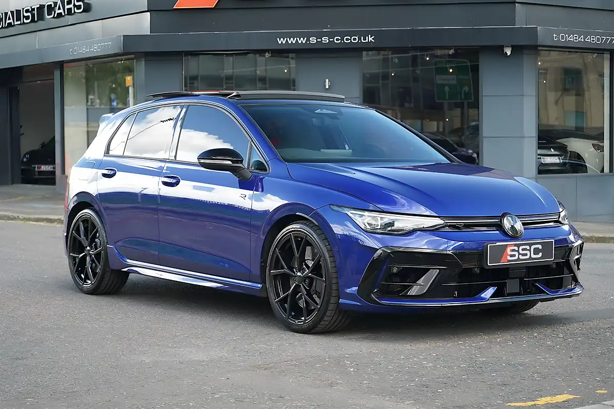 Used 2025 Volkswagen Golf R Black Edition Lapiz Blue - Interior and Exterior details 4
