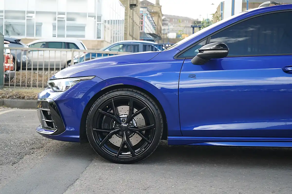 Used 2025 Volkswagen Golf R Black Edition Lapiz Blue - Interior and Exterior details 7