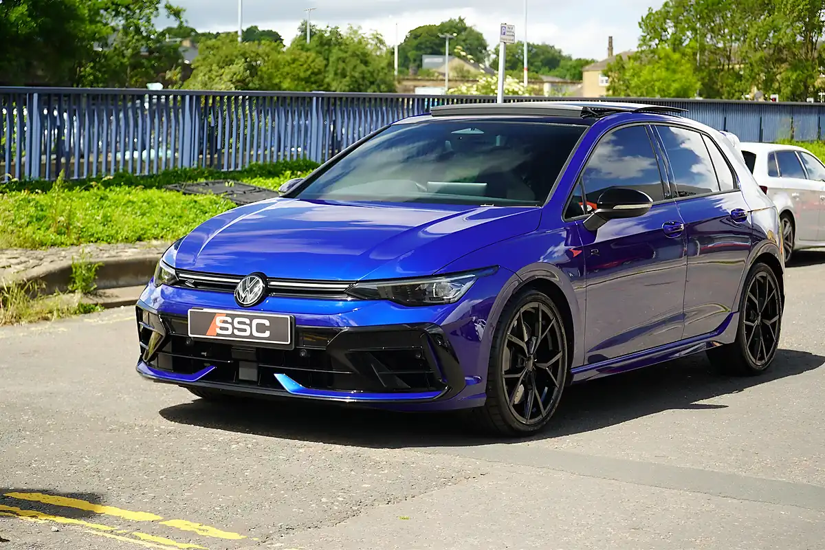 Used 2025 Volkswagen Golf R Black Edition Lapiz Blue - Interior and Exterior details 9
