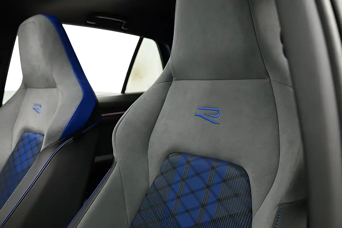 Used 2025 Volkswagen Golf R Black Edition Lapiz Blue - Interior and Exterior details 15