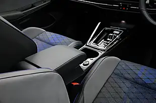Used 2025 Volkswagen Golf R Black Edition Lapiz Blue - Interior and Exterior details 16
