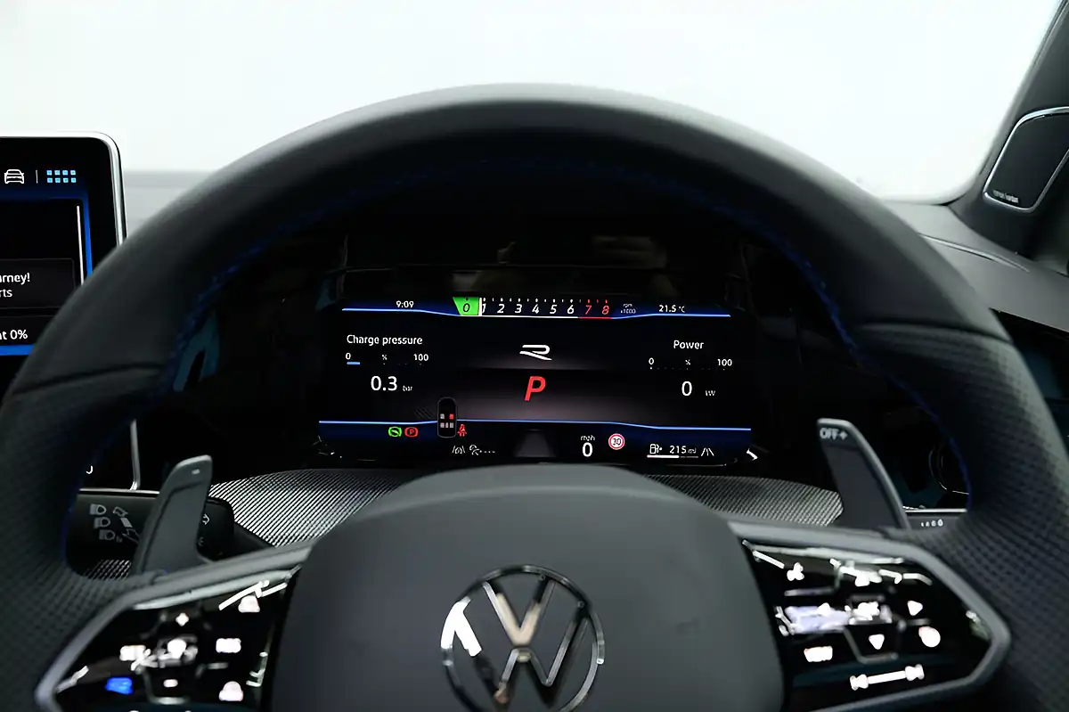 Used 2025 Volkswagen Golf R Black Edition Lapiz Blue - Interior and Exterior details 17