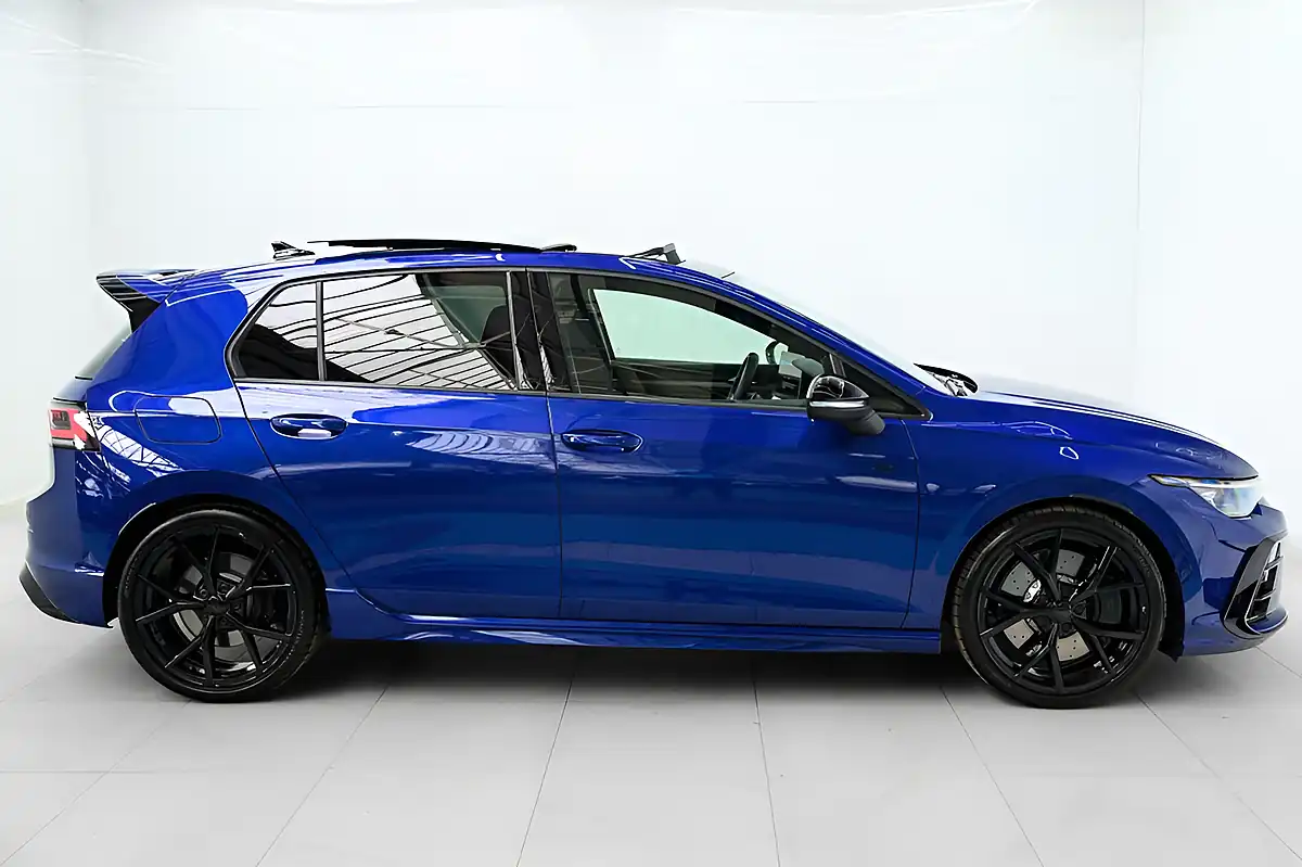 Used 2025 Volkswagen Golf R Black Edition Lapiz Blue - Interior and Exterior details 5