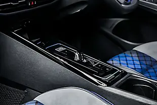 Used 2025 Volkswagen Golf R Black Edition White - Interior and Exterior details 17