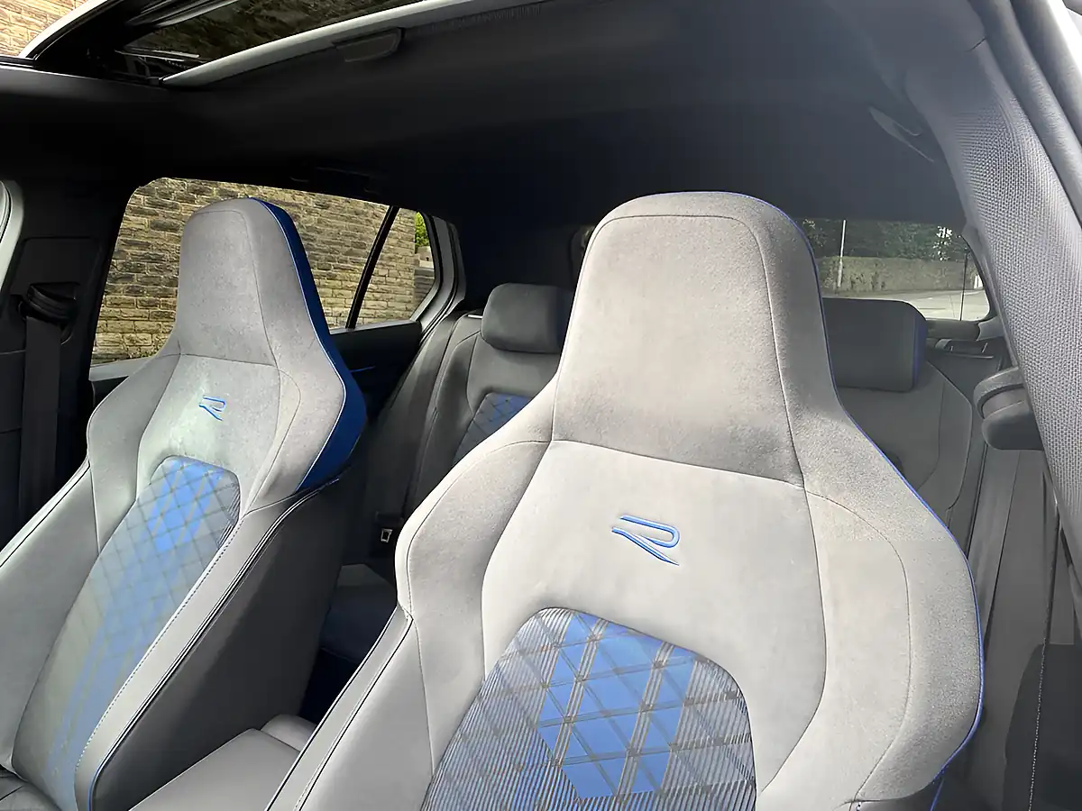 Used 2025 Volkswagen Golf R Black Edition White - Interior and Exterior details 12