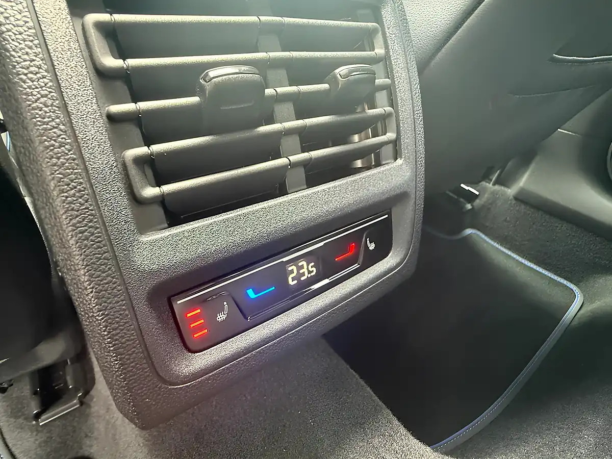 Used 2025 Volkswagen Golf R Black Edition White - Interior and Exterior details 20