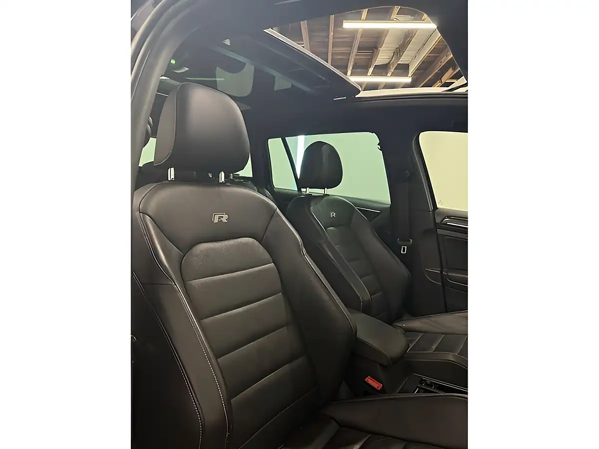 Used 2025 Volkswagen Golf R Black - Interior and Exterior details 10
