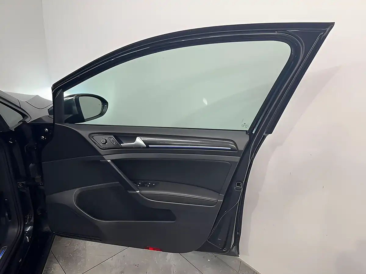 Used 2025 Volkswagen Golf R Black - Interior and Exterior details 13
