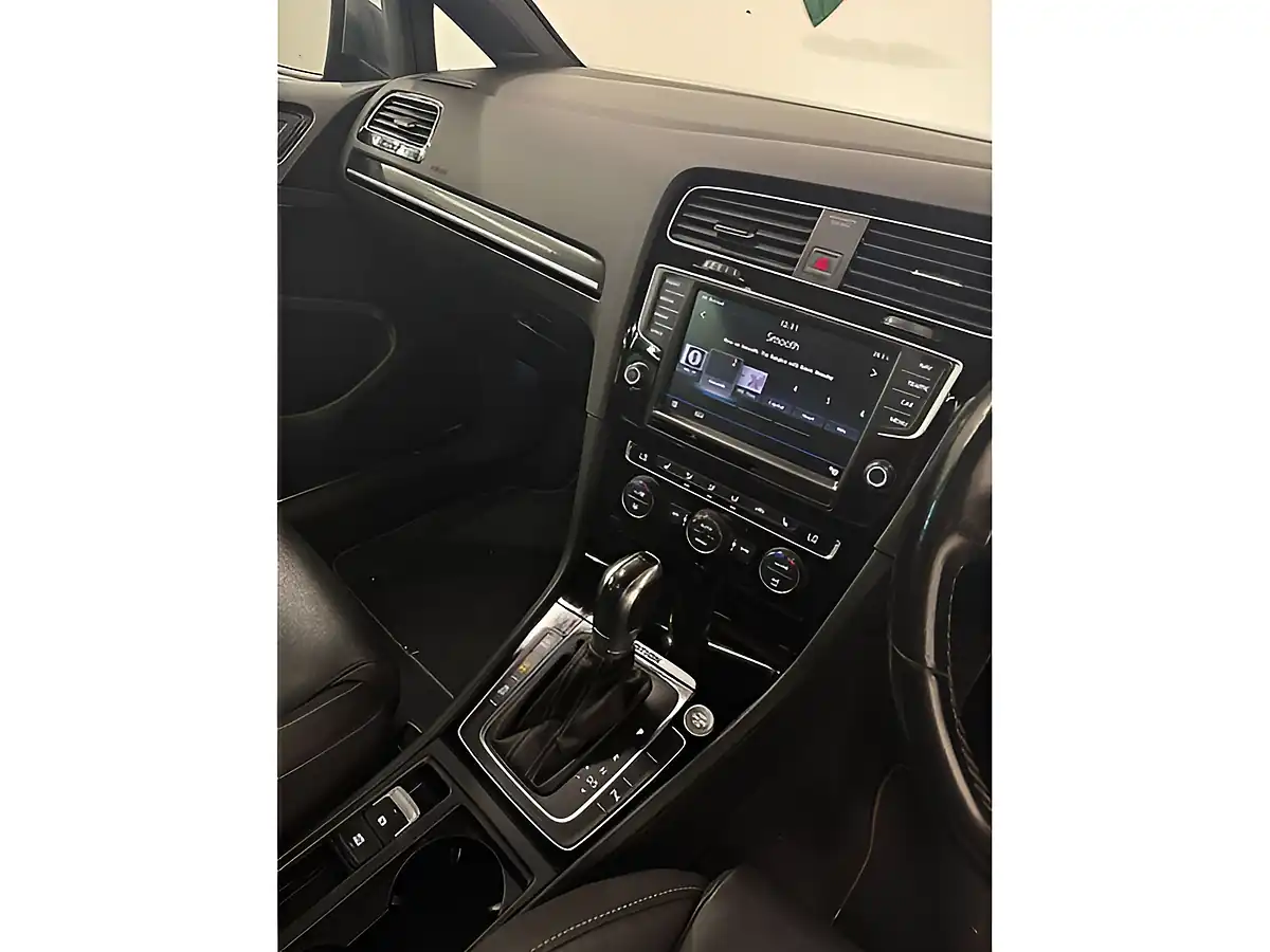 Used 2025 Volkswagen Golf R Black - Interior and Exterior details 18