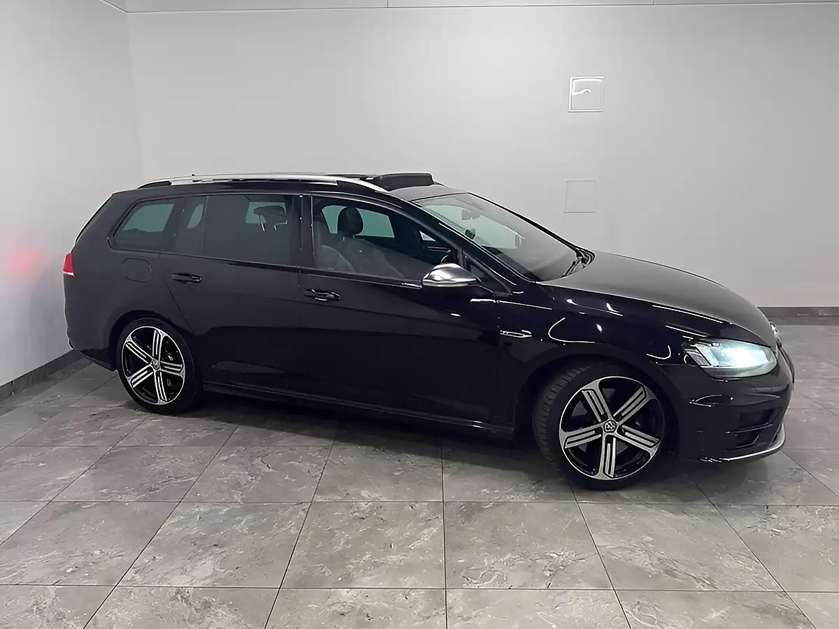 Used 2025 Volkswagen Golf R Black - Interior and Exterior details 3