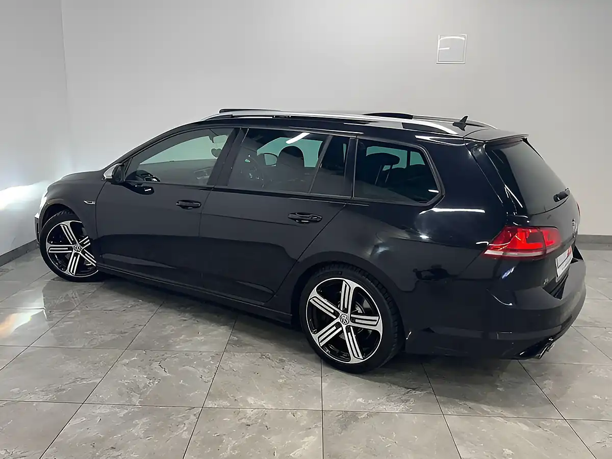 Used 2025 Volkswagen Golf R Black - Interior and Exterior details 7